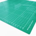 Base de Corte Adesiva em Plástico para Corte de Papel 30cm x 30cm